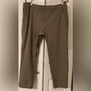 Lululemon Athletic Men's Khaki Chinos Golf Lightweight Size 36